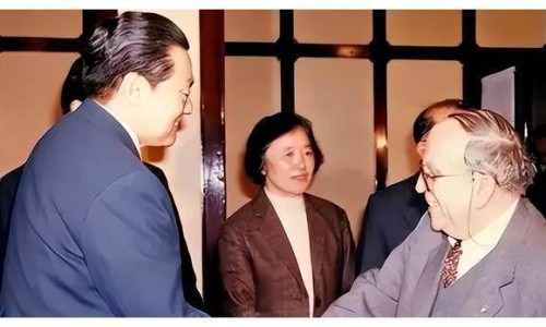 尿路康颗粒开水冲服吗-尿路康颗粒影响心脏吗网尿路康颗粒功效与作用知识网站,分享尿路康颗粒几盒一疗程大全